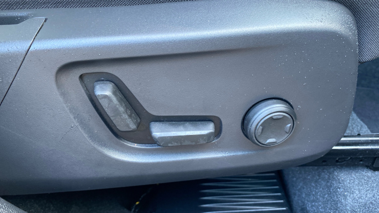 Volvo Xc40 1.5 T4 Recharge PHEV Plus Dark 5dr Auto Estate